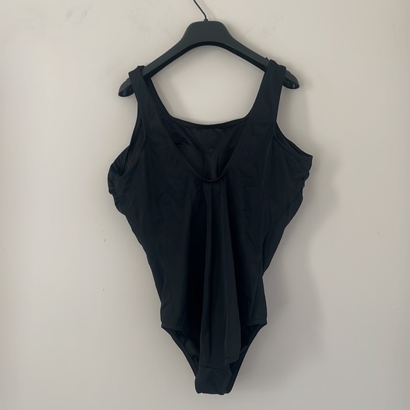 Swimming suit - Picture 2 of 10
